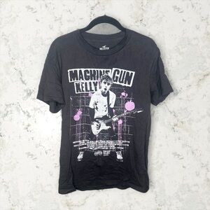 Hollister Machine Gun Kelly Band Tee